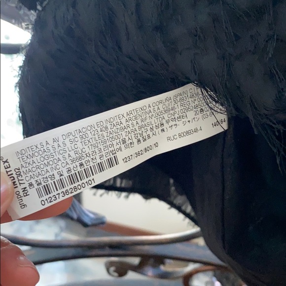 Black top - Picture 2 of 4